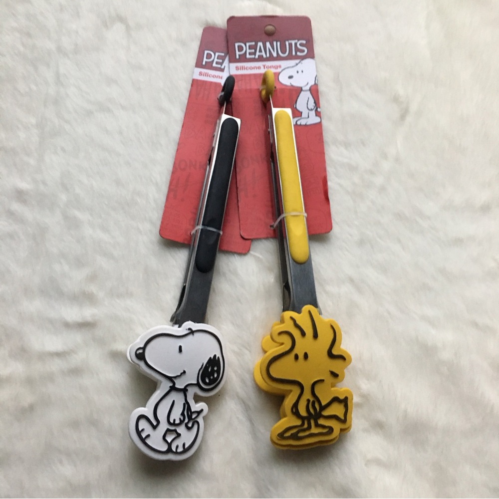 NWT Peanuts Black and Yellow Snoopy & Woodstock Silicone Tongs Set